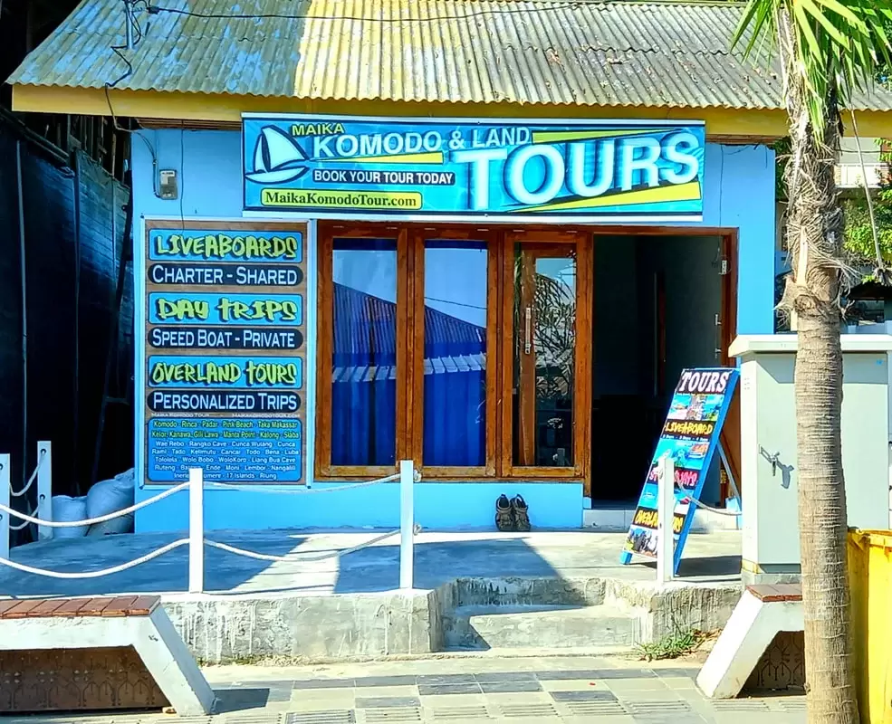 Maika科莫多旅游与潜水办公室位于Labuan Bajo。