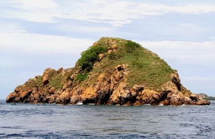 Tatawa Kecil Island